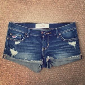 Hollister Low-Rise Dark Wash Denim Shorts — W 25